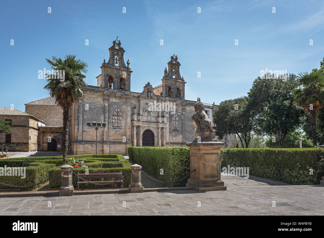 Santa Maria de Los Reales Alcazares Chiesa a Vazques Molina Square - Ubeda, Provincia di Jaen, Andalusia, Spagna Foto Stock