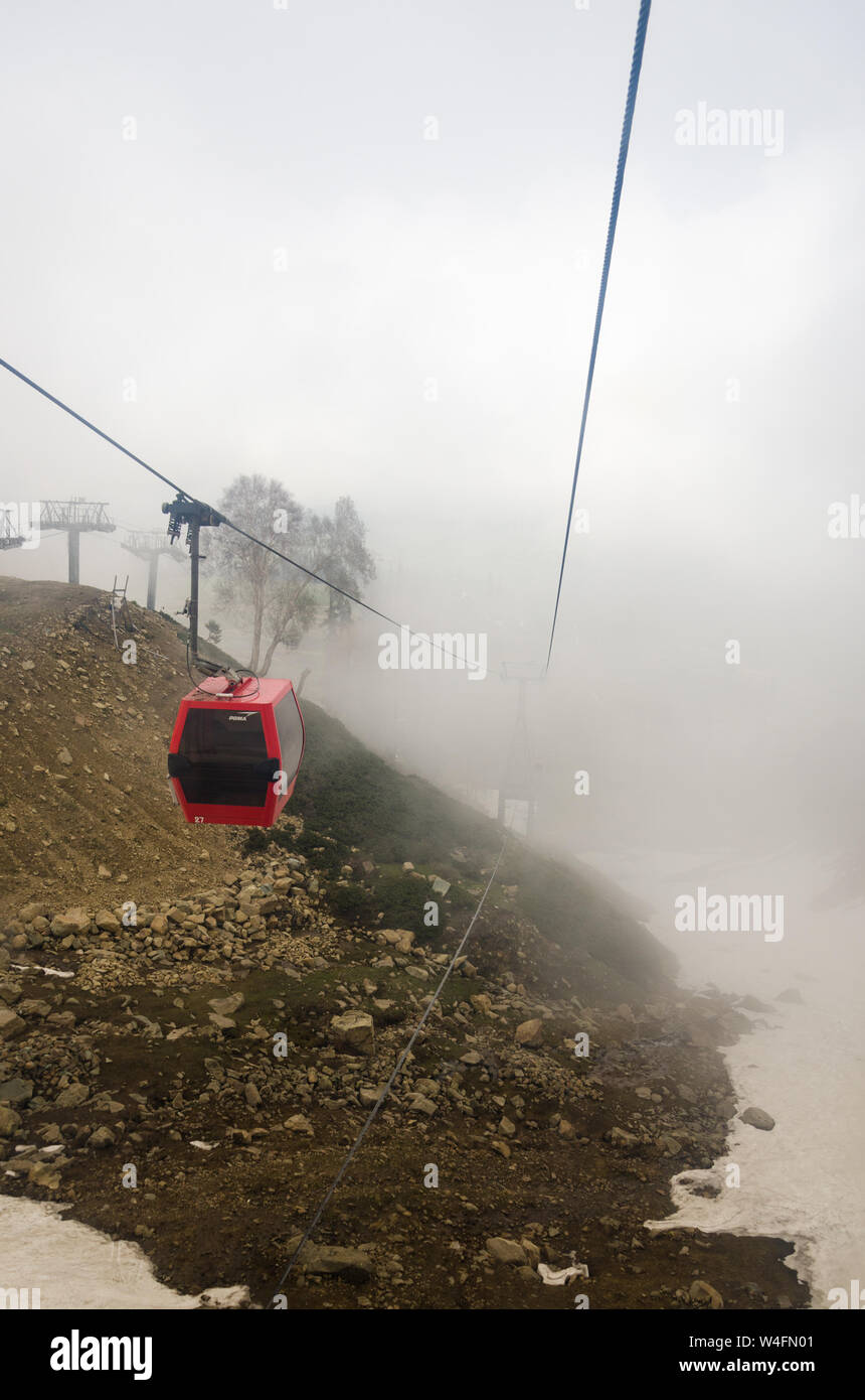 Gulmarg Gondola Fase 2 Dal Kongdoori Apharwat al picco a Gulmarg, Jammu e Kashmir India Foto Stock