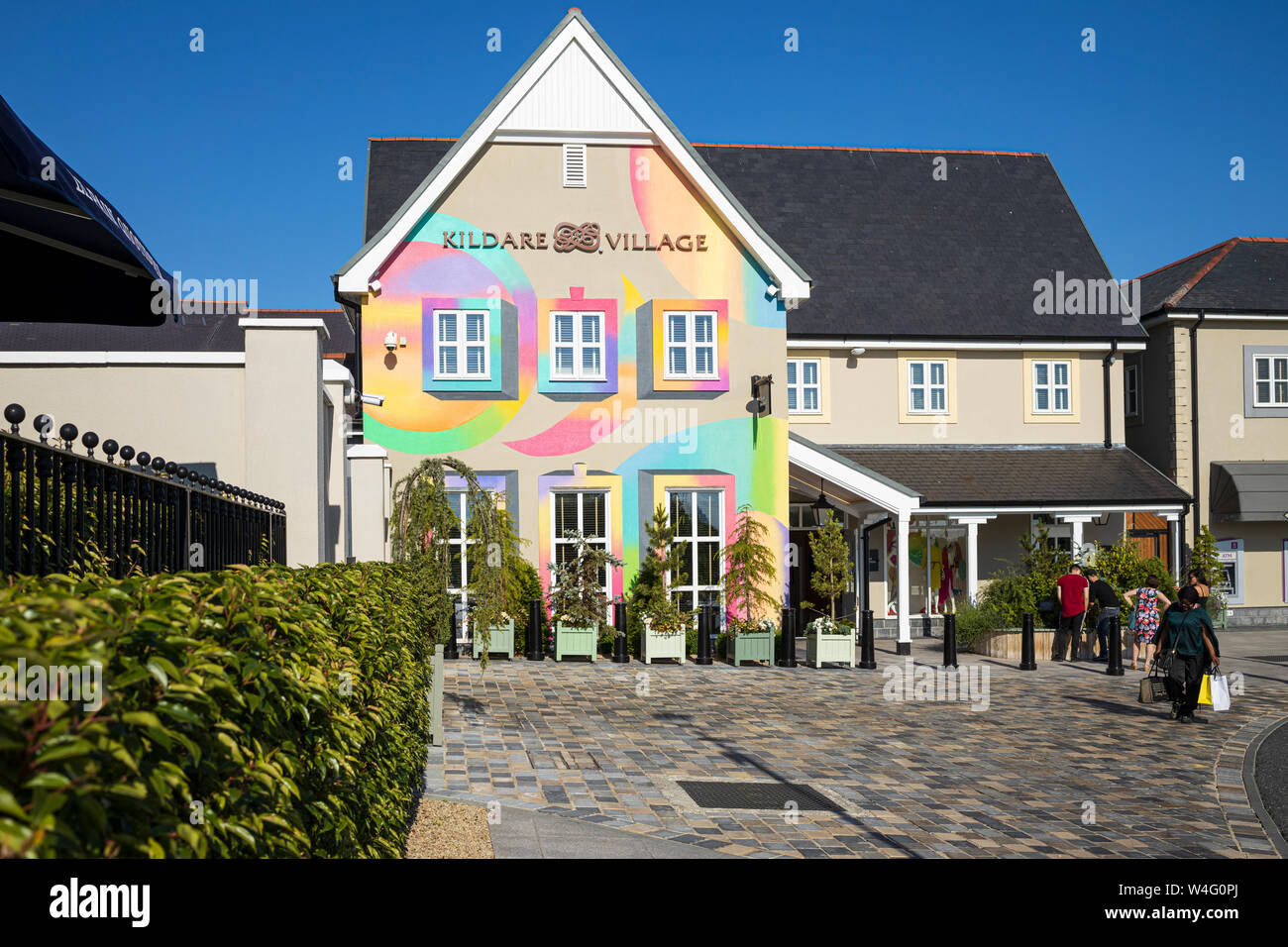 Kildare Village outlet center, parte di Bicester Village shopping raccolta, Nurney, nella contea di Kildare, Irlanda Foto Stock