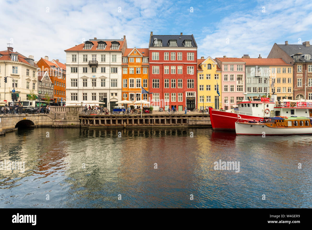 La storica Nyhavn, Copenhagen, Danimarca Foto Stock