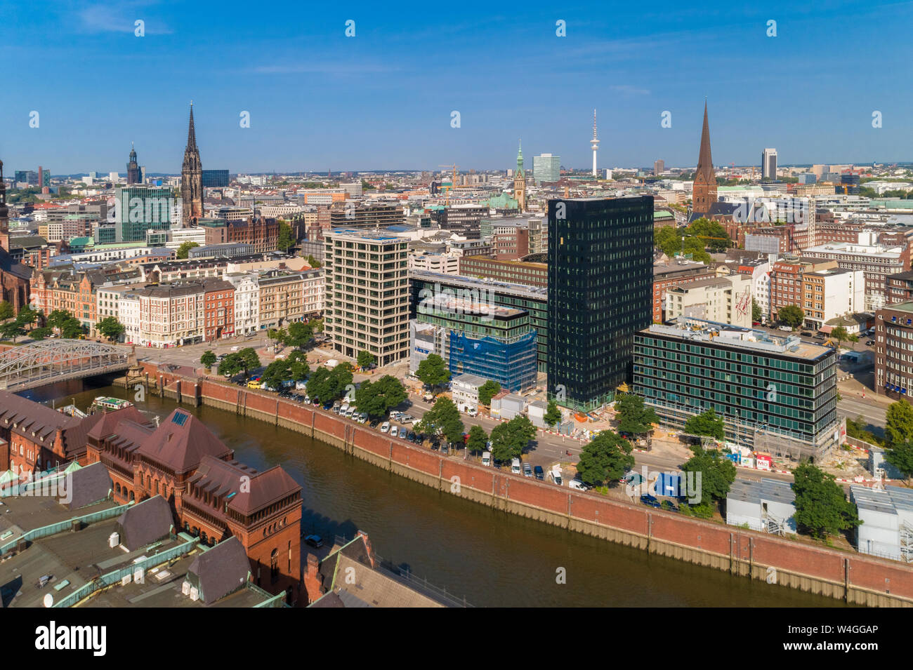 Paesaggio con la città vecchia e la città nuova, Amburgo, Germania Foto Stock