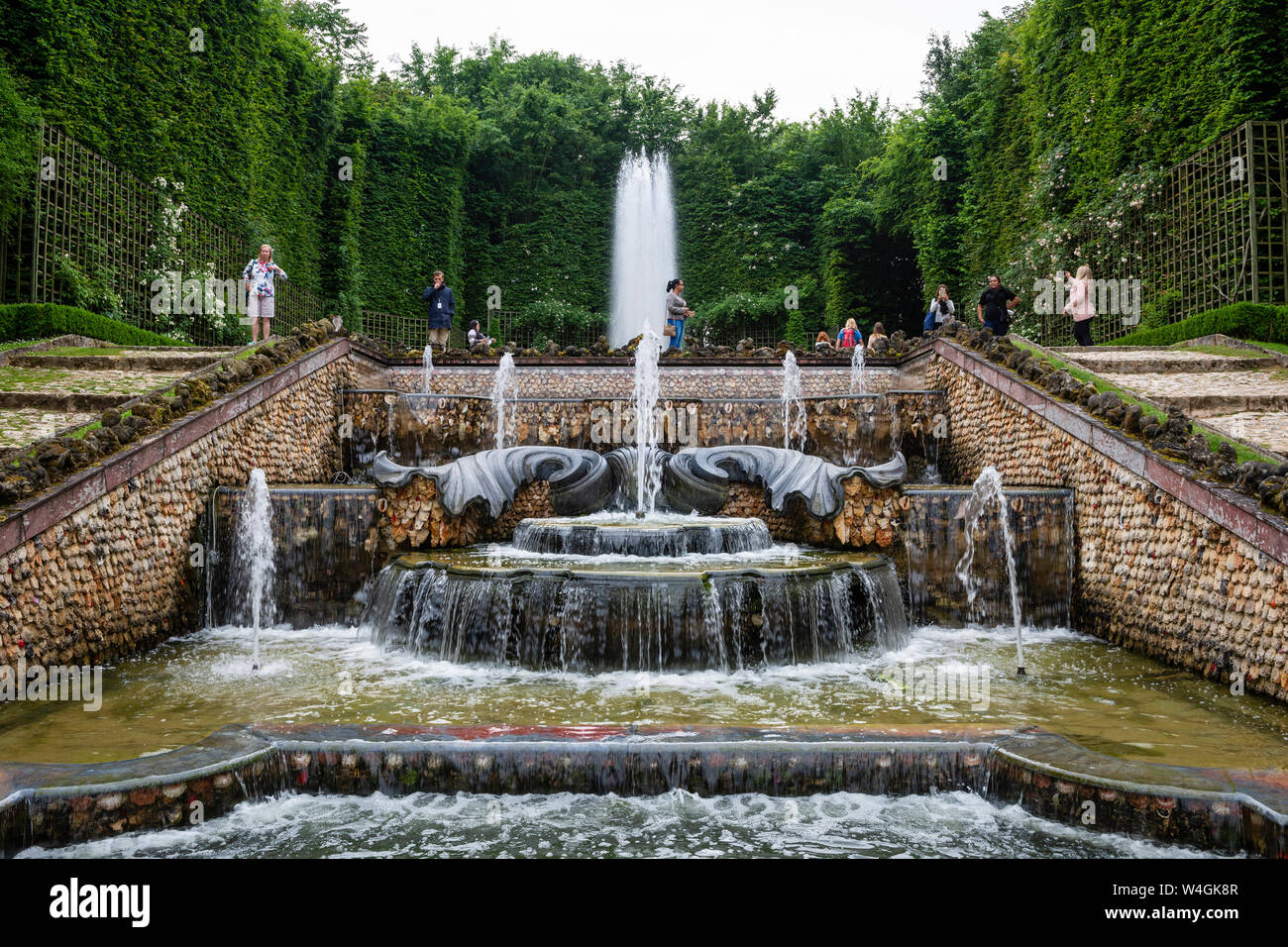 Piscina superiore del boschetto di Tre Fontane - Palazzo di Versailles Gardens, Yvelines, regione di Île-de-France di Francia Foto Stock
