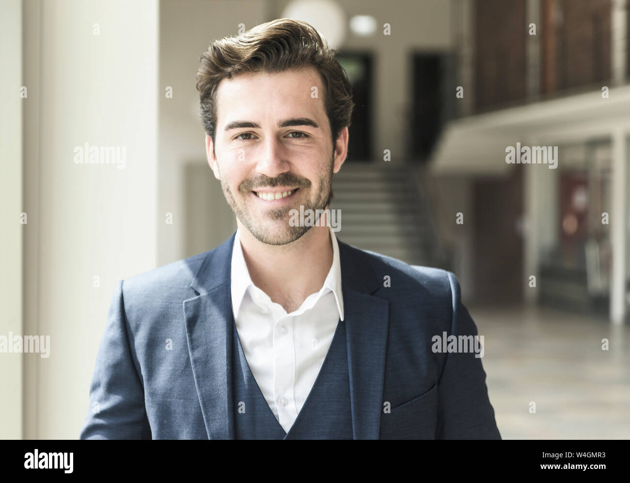 Ritratto di un giovane imprenditore di successo Foto Stock