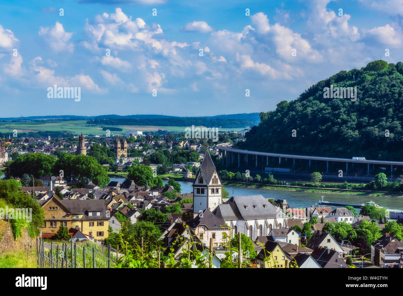 In Germania, in Renania Palatinato, vista Leutesdorf Andernach e al Fiume Reno Foto Stock