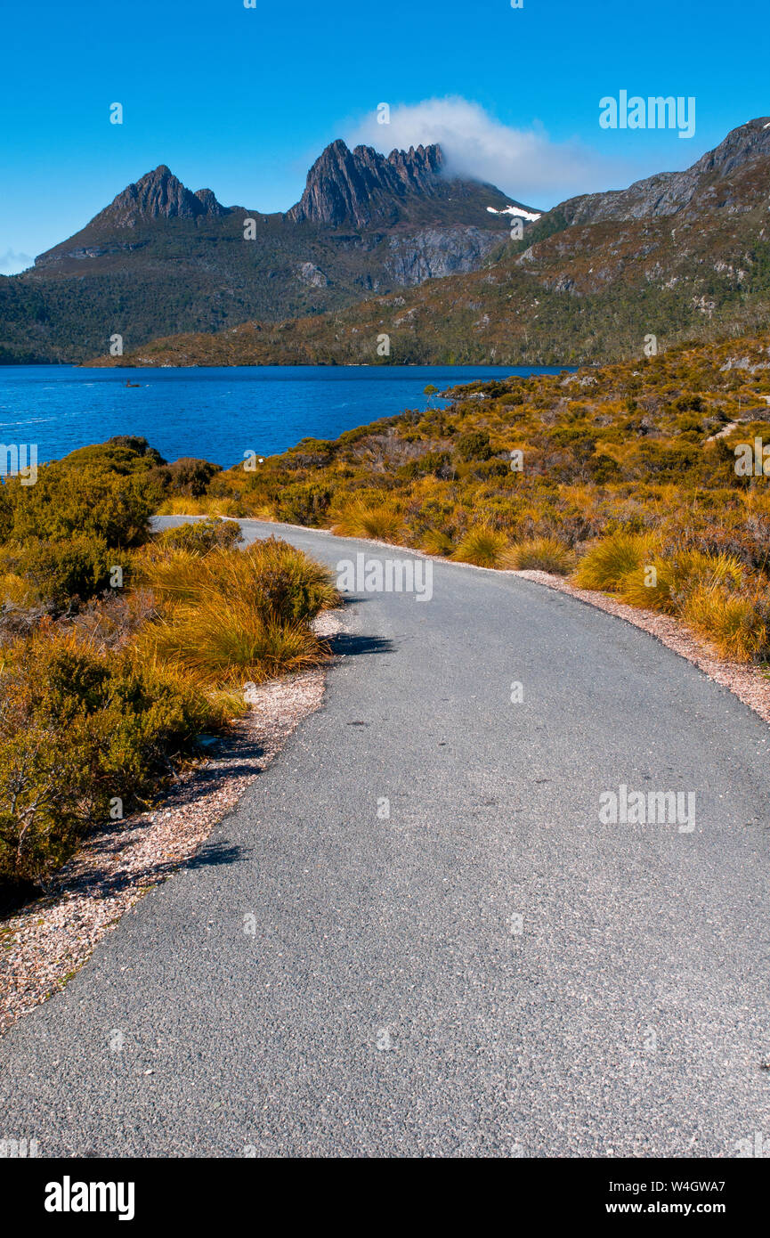 Lago di colomba e Cradle Mountain, Tasmania, Australia Foto Stock