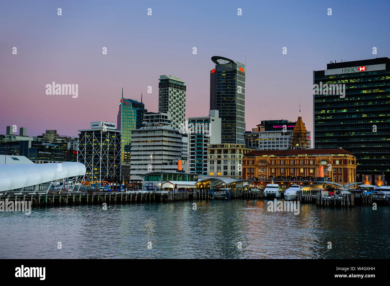 Skyline di Auckland all'imbrunire, Nuova Zelanda Foto Stock