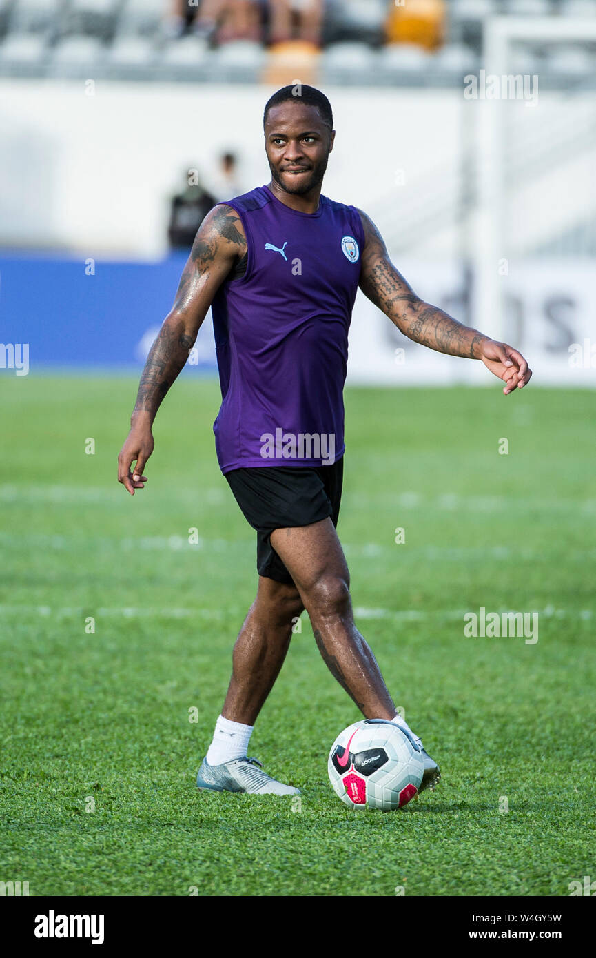 Hong Kong, Hong Kong, Cina. 23 Luglio, 2019. Premier League inglese team, Manchester City football club andare attraverso i loro passi in formazione nella calda Hong Kong meteo. Incontrate il team locale Kitchee FC per un pre-stagione partita di domani. Raheem Sterling Credit: HKPhotoNews/ Alamy Live News Foto Stock