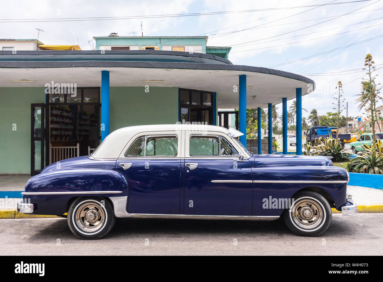 Parcheggiato blu vintage auto, Havana, Cuba Foto Stock