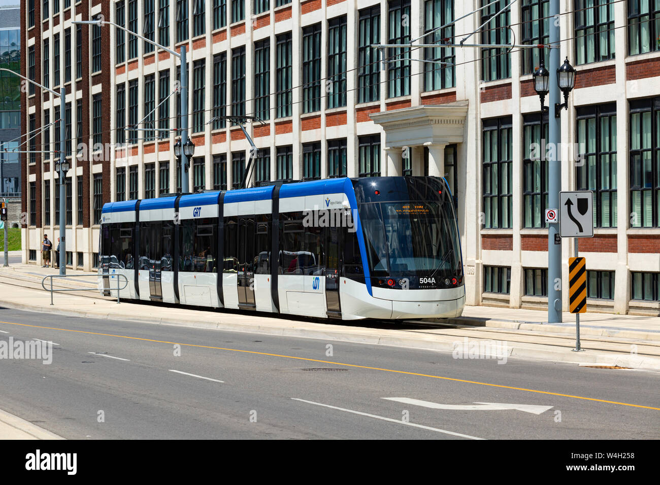 Regione di Waterloo Light Rail Transit a re e Francesco Street. Kitchener Waterloo Ontario Canada Foto Stock