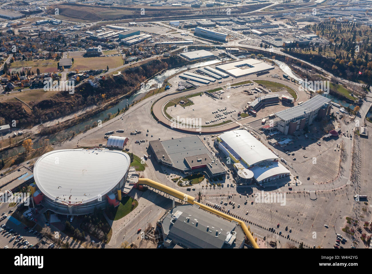 Vista aerea del Saddledome e Calgary Stampede Grounds. Foto Stock
