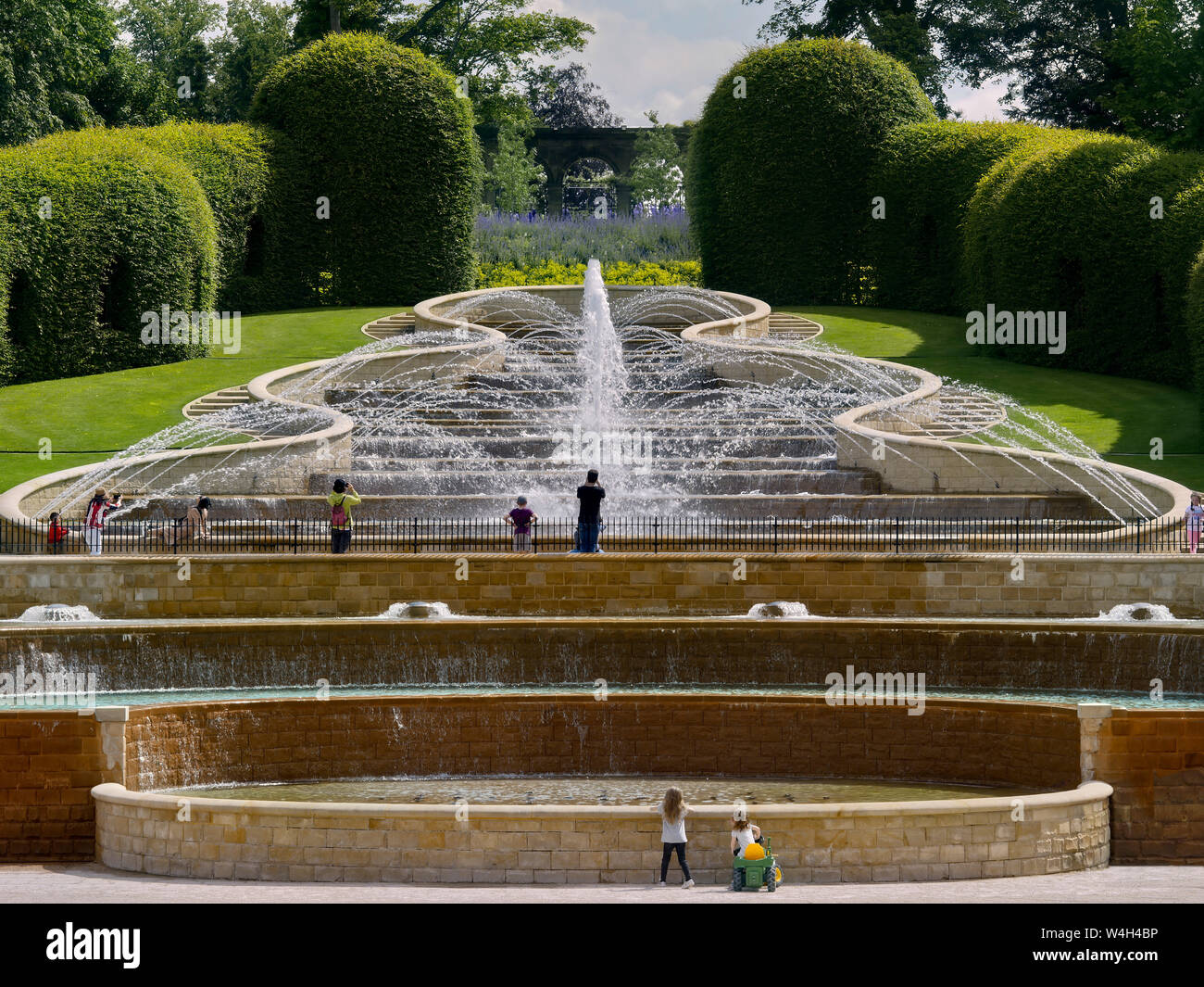 Grand Cascade, il giardino di Alnwick Foto Stock