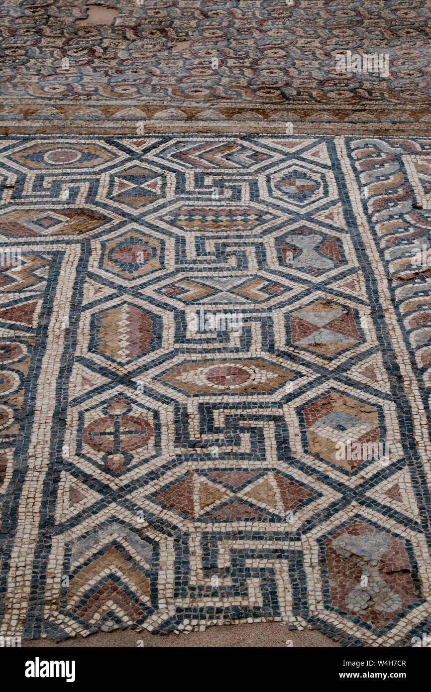 Turchia: mosaici sul pavimento della chiesa di Laodicea, città sul fiume Lycus, una delle Sette Chiese dell Asia affrontate nel Libro della Rivelazione Foto Stock