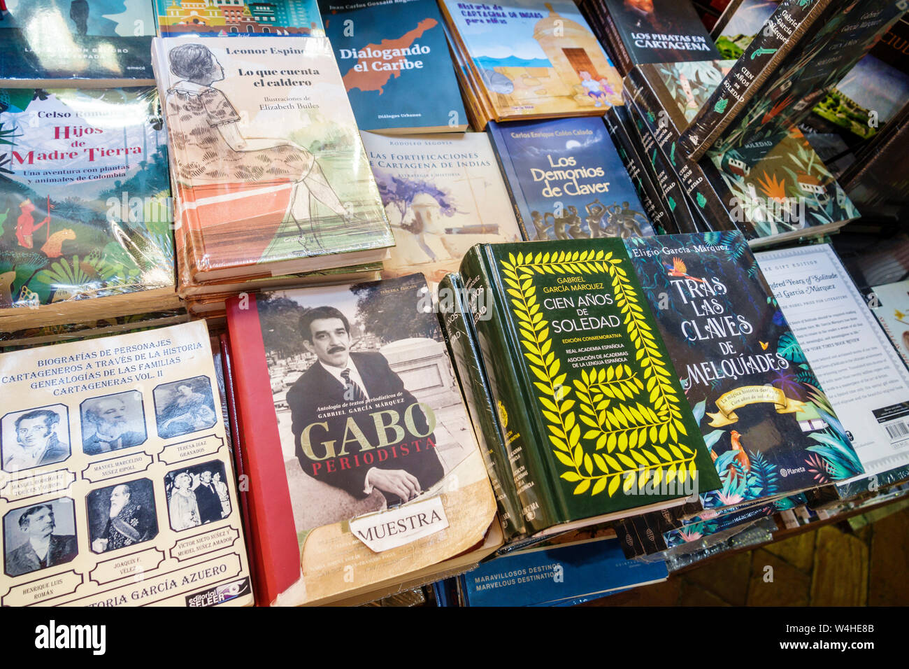 Colombia Cartagena Centro storico Murato Centro Abaco Libros y Cafe Abacus libreria caffè interno libreria latino-americana colombiana Foto Stock