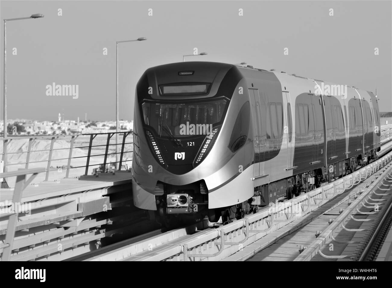 Metropolitana di Doha in Qatar progetto ferroviario, è uno dei più veloci Driverless Metro treno con una velocità di oltre 100 km/ora Foto Stock