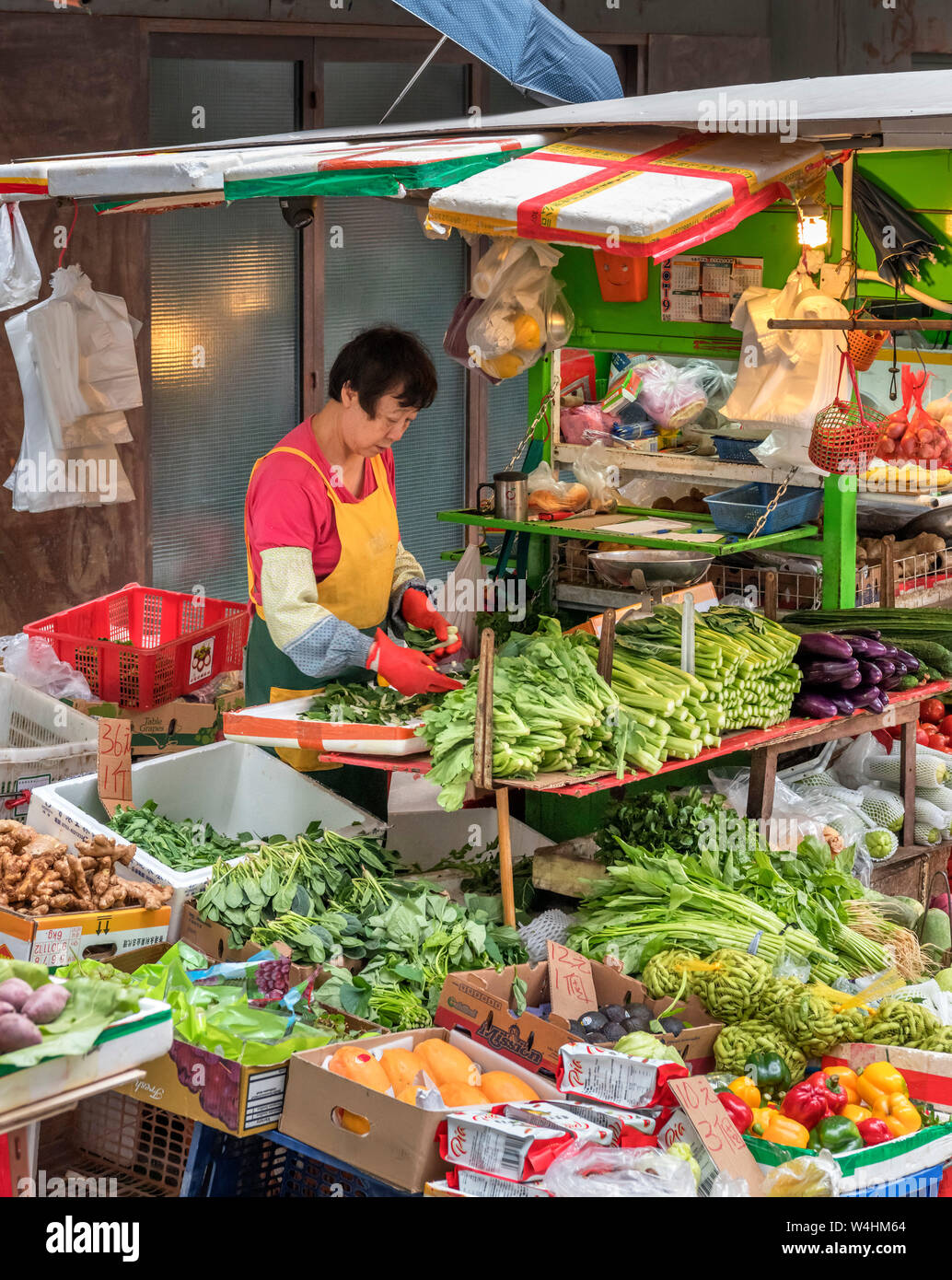 Produrre in stallo al mercato il Gage Street, quartiere centrale, Isola di Hong Kong, Hong Kong, Cina Foto Stock