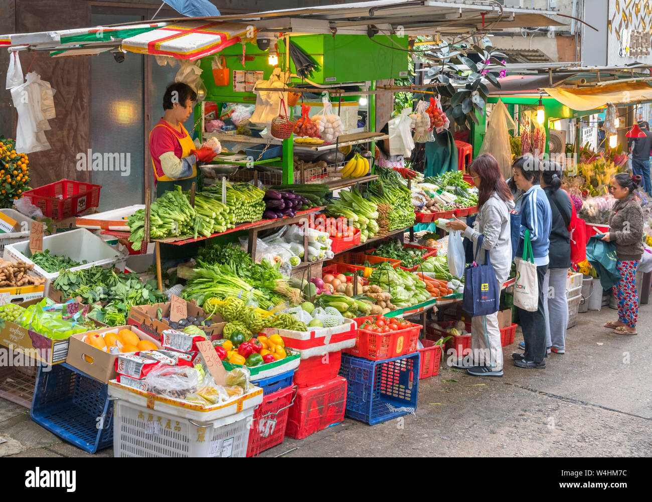 Produrre in stallo al mercato il Gage Street, quartiere centrale, Isola di Hong Kong, Hong Kong, Cina Foto Stock