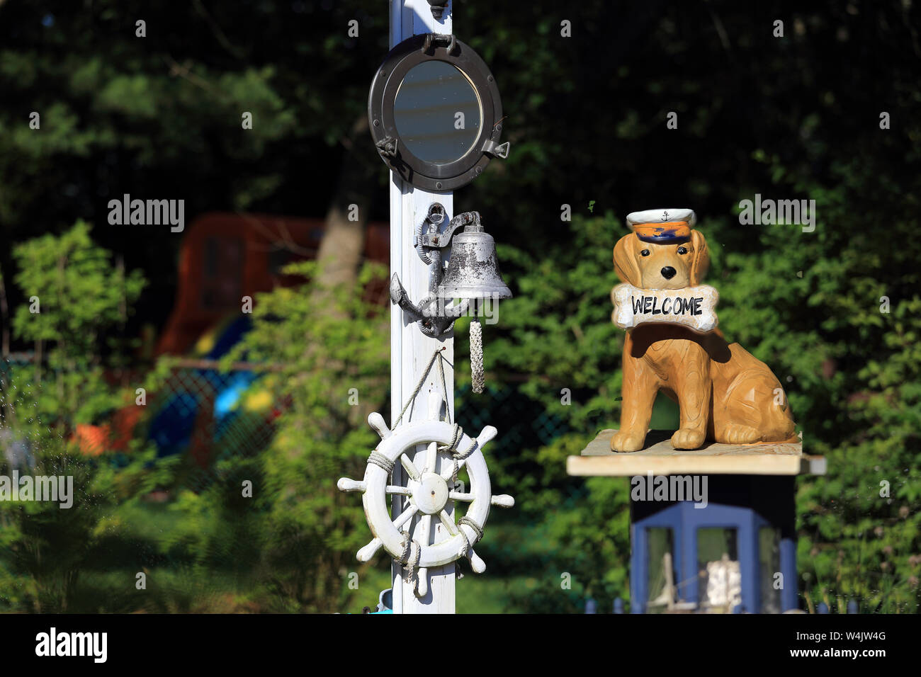 Backyard knicknacks Long Island New York Foto Stock