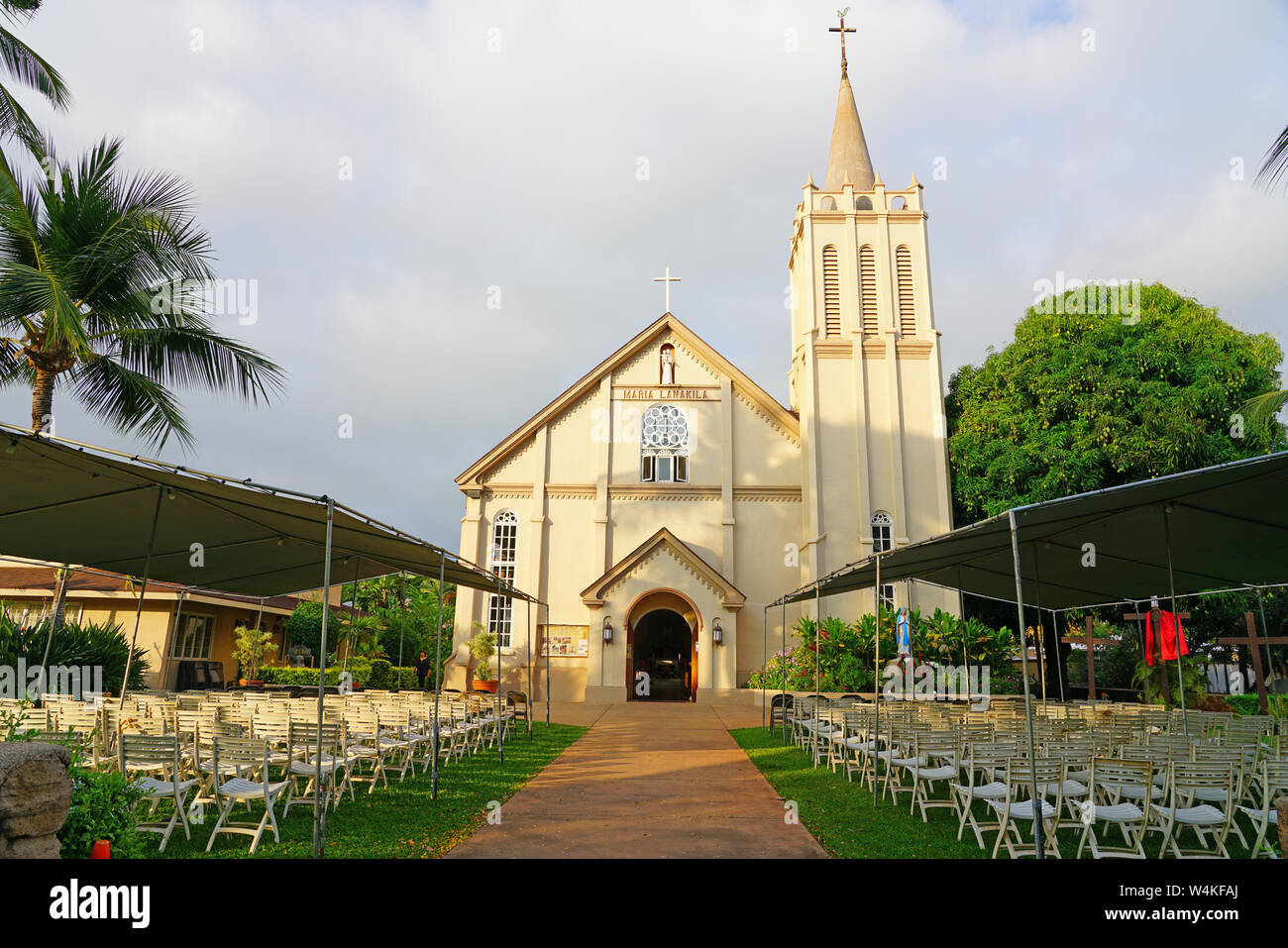 LAHAINA, HI -31 MAR 2018- Vista del punto di riferimento storico Lanakila Maria la Chiesa cattolica in Lahaina, un ex città missionaria e capitale delle Hawaii befo Foto Stock