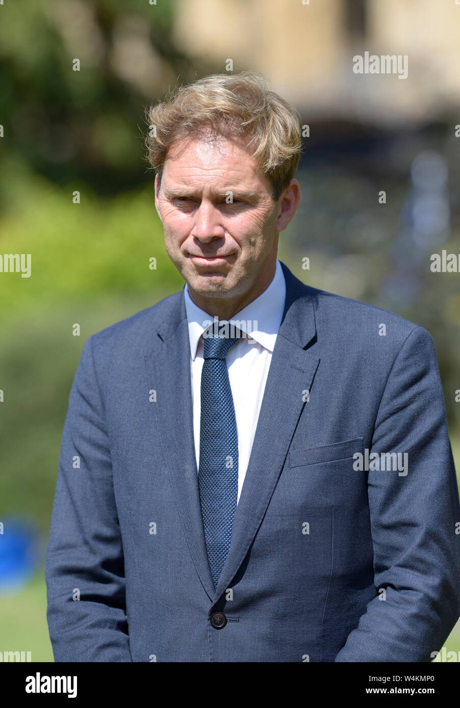 Tobias Ellwood MP (Cost: Bournmouth est) su College Green, Westminster, Luglio 2019 Foto Stock