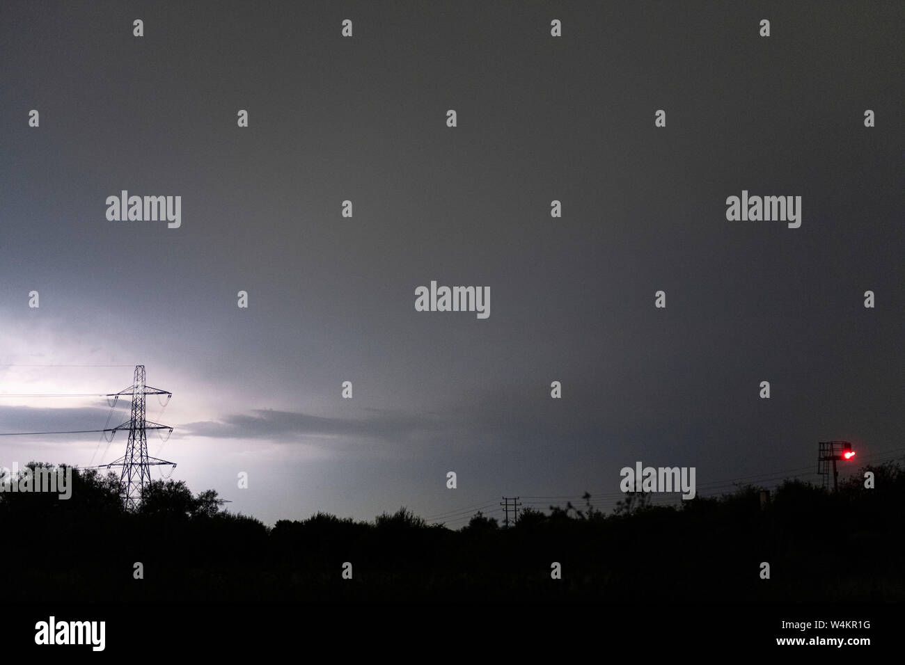 Tempesta di notte - alleggerimento Foto Stock