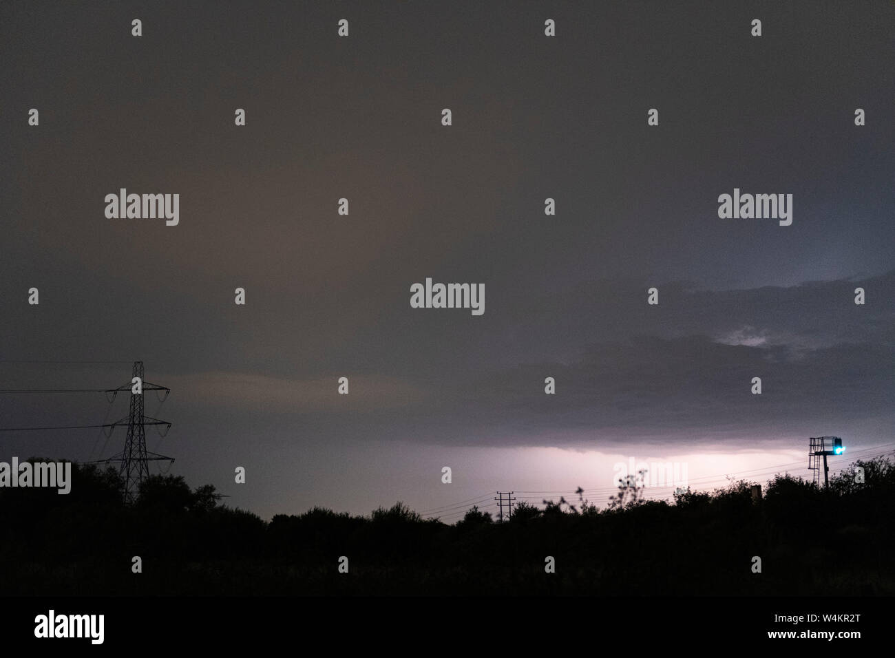 Tempesta di notte - alleggerimento Foto Stock