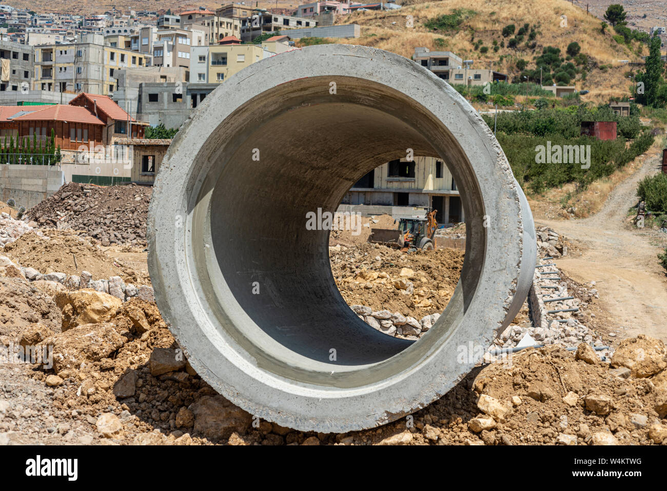 La preparazione di opere infrastrutturali in Majdal Shams, drusi village Foto Stock