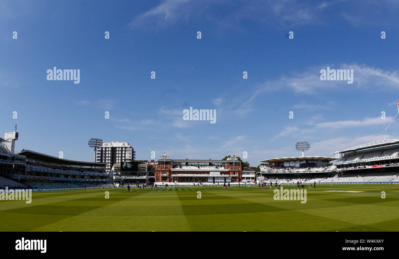 Londra, Regno Unito. Il 24 luglio, 2019. Londra, Inghilterra. 24 LUGLIO: Vista del Lord's Cricket Ground durante la prova internazionale serie di Match Day One tra Inghilterra e Irlanda al Lord's Cricket Ground sulla luglio 24, 2019 a Londra, Inghilterra. Credit: Azione Foto Sport/Alamy Live News Foto Stock