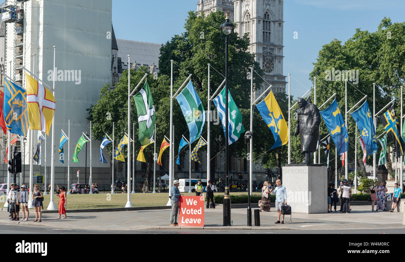 La statua di Winston Churchill in Parliament Square, Westminster, Londra, Regno Unito, luglio 2019 Foto Stock