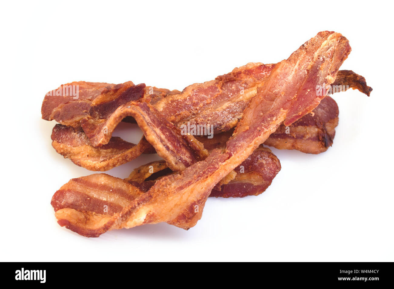 Bacon croccante rashers isolata contro uno sfondo bianco Foto Stock