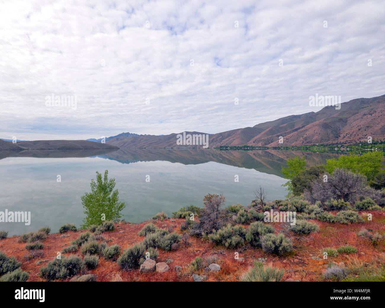 Vista dal Nevada guardando verso sud-ovest attraverso Topaz Lake verso la California Foto Stock