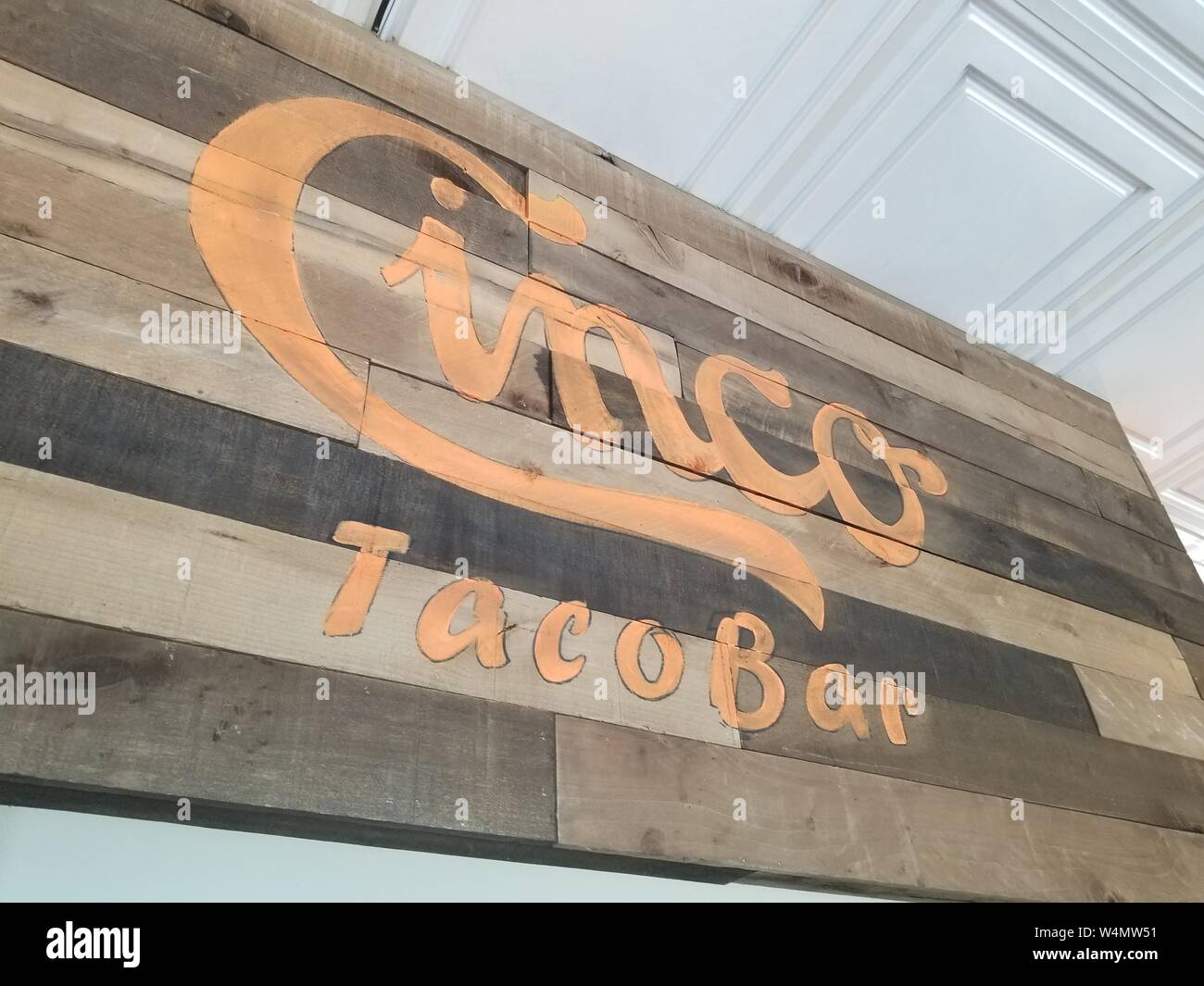 Close-up di firmare per il Cinco Taco Bar ristorante in Livermore, California, 9 luglio 2019. () Foto Stock