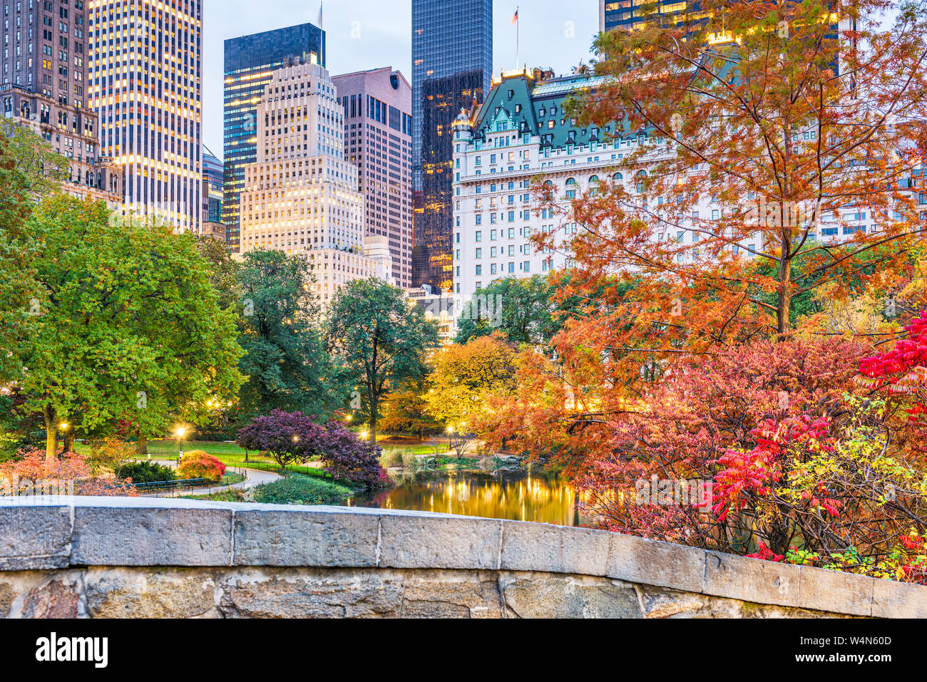 Central Park durante l'autunno in New York City. Foto Stock