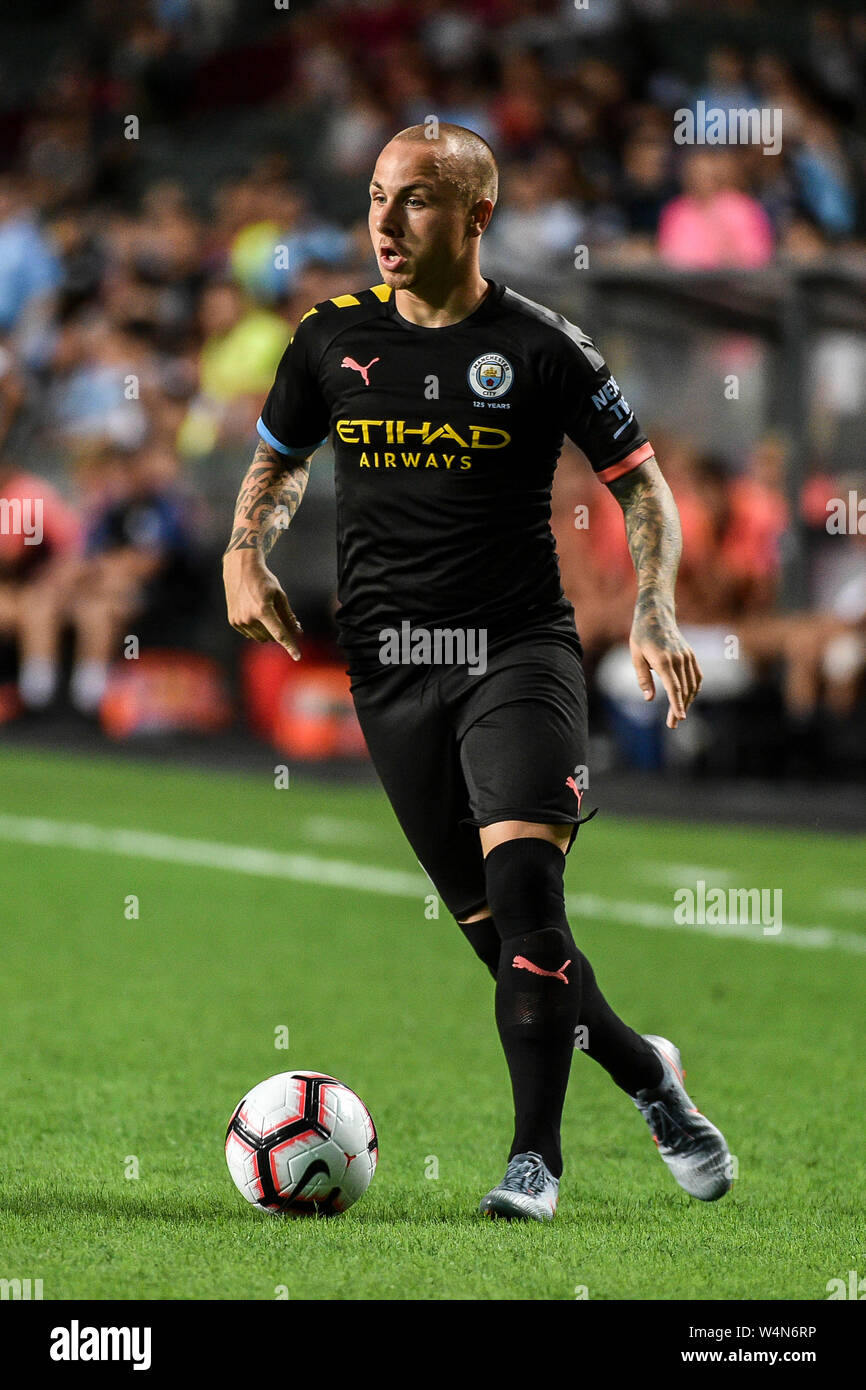 Hong Kong, Hong Kong, Cina. Il 24 luglio, 2019. Kitchee FC vs Manchester City Football Club la pre-stagione amichevole a Hong Kong Stadium, Causeway Bay. L'uomo City beat locali Kitchee FC 6-1 con obiettivi da D.Silva, L.San, R. Sterling, N.Z. Touaizi e I.P. La Rosa. Angelino in azione Credit: HKPhotoNews/Alamy Live News Foto Stock