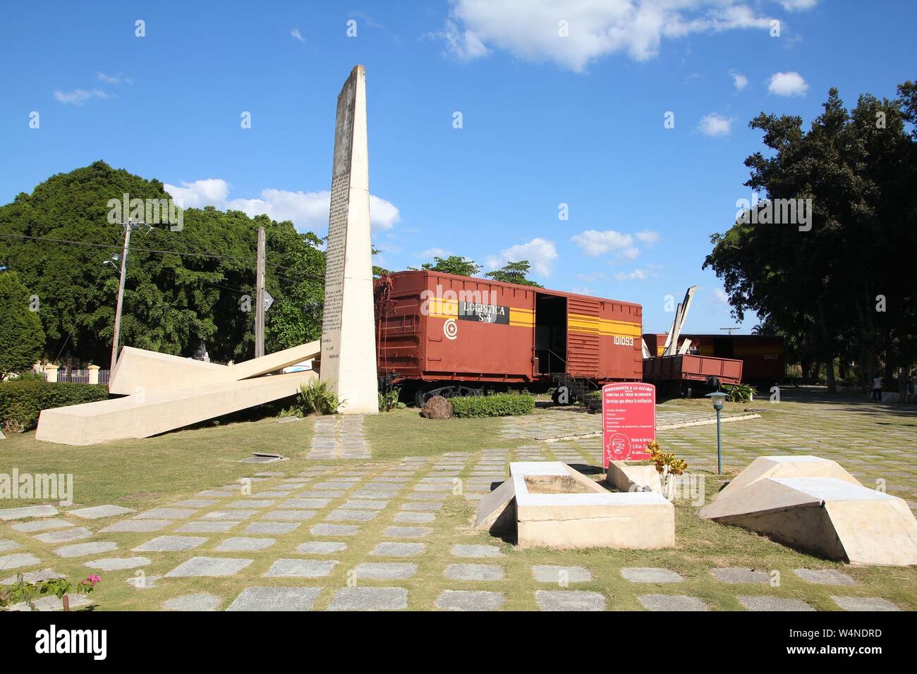 SANTA CLARA, CUBA - Febbraio 21, 2011: Treno Blindato (Tren Blindado) monumento in Santa Clara, Cuba. Si commemora la Rivoluzione cubana e treno derailm Foto Stock