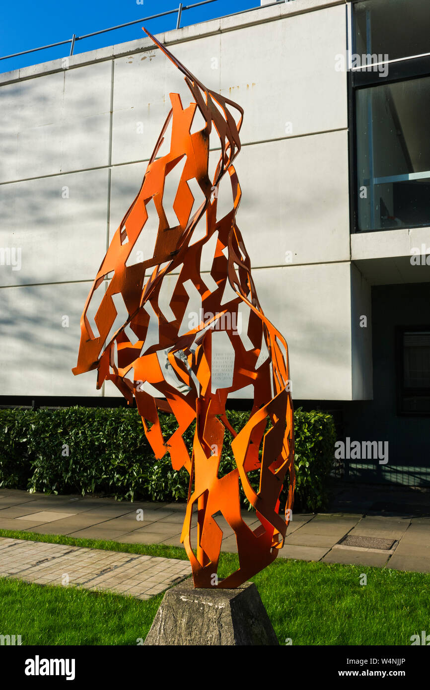 "" Di combustione da Marshall Hall, 1994. La Renold Building, UMIST campus, Università di Manchester, Manchester, Inghilterra, Regno Unito Foto Stock