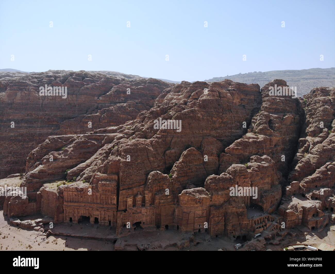 Vista da sopra. Una delle più importanti città antiche nel mondo. Patrimonio mondiale dell'Unesco, la vera perla di tutto il Medio Oriente - Città nabatian Petra. Foto Stock