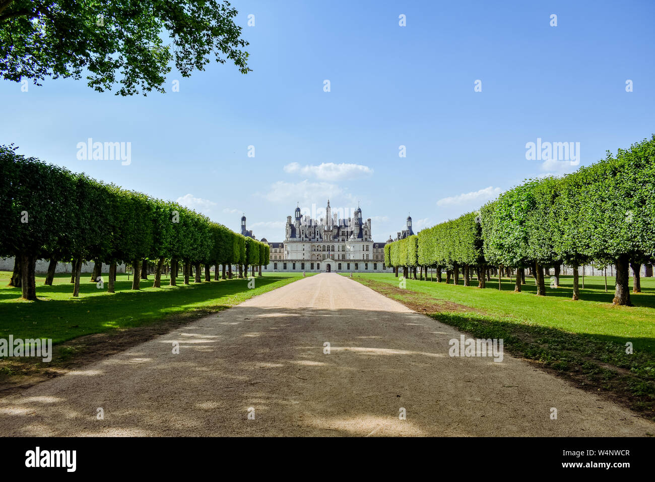 Castello di Chambord, Francia - Luglio 07, 2017: vista frontale in una giornata di sole nel castello di Chambord, Francia sulla luglio 07, 2017 Foto Stock