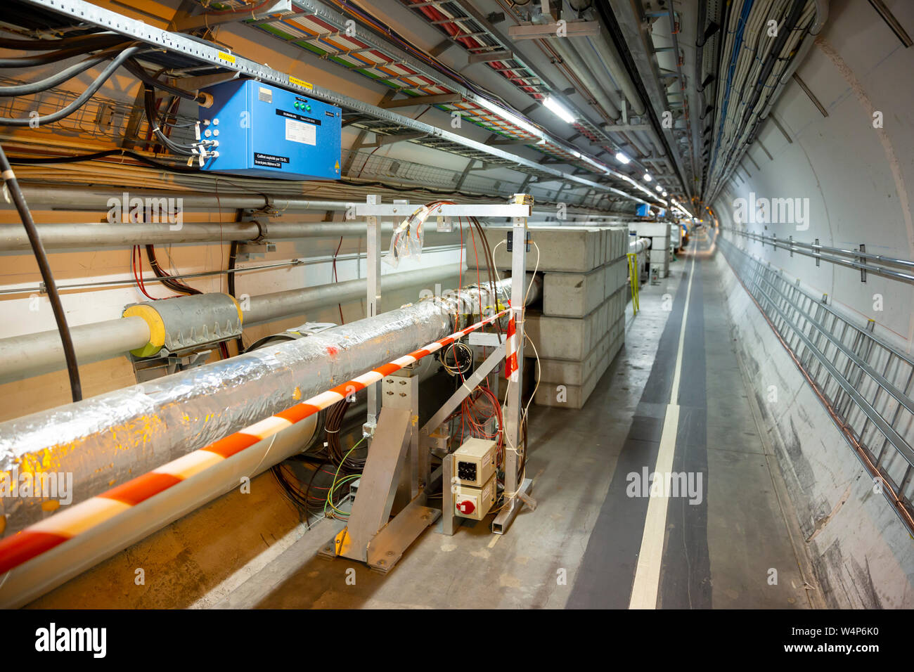 Il CERN, Francia - 25 Giugno, 2019: una parte del Large Hadron Collider (LHC) è visto metropolitana trovanella parte francese del CERN. Foto Stock