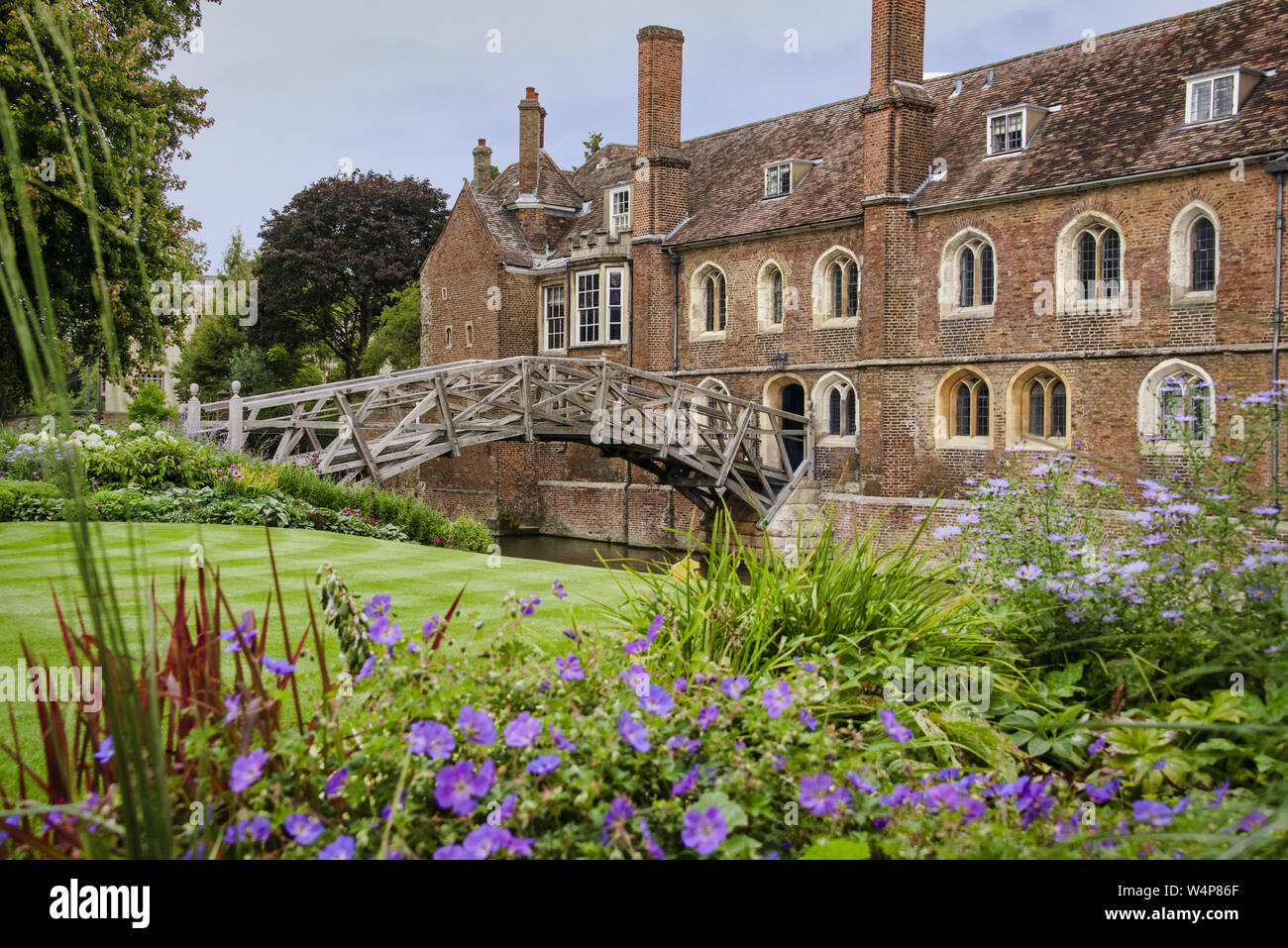 Regno Unito, Cambridge - Agosto 2018: Il ponte di matematica, nella motivazione del Queens College Foto Stock