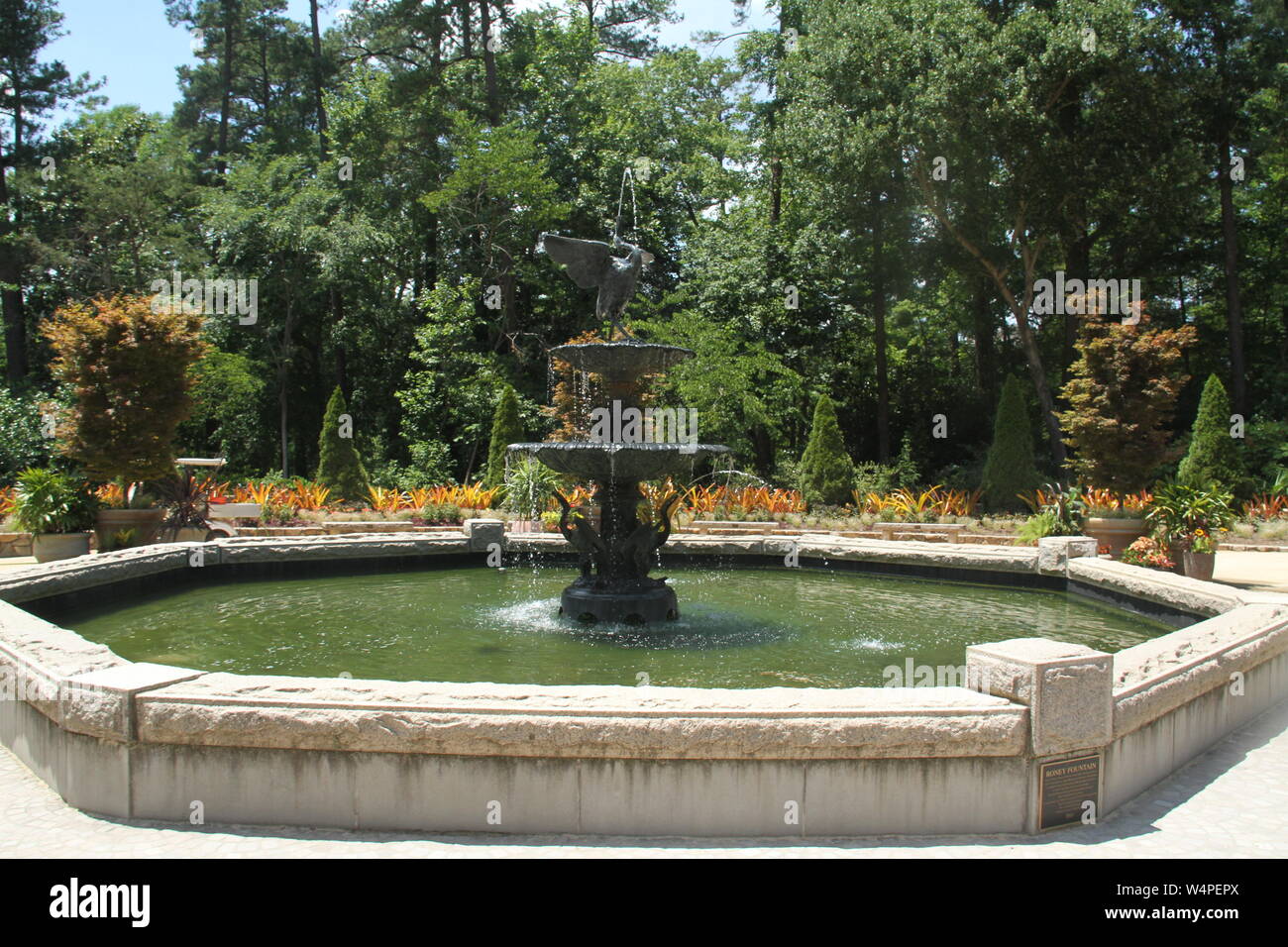 La fontana centrale in Sarah Duke Gardens in Durham, NC, Stati Uniti d'America Foto Stock
