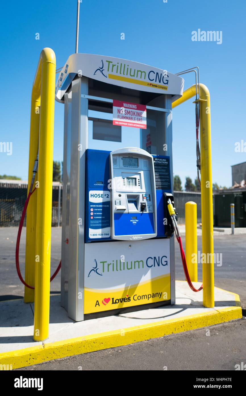 Il gas naturale a pompa Trillium Gas naturale compresso (CNG) stazione di riempimento in San Francisco Bay Area Cittadina di Berkeley, California, 13 settembre 2018. () Foto Stock