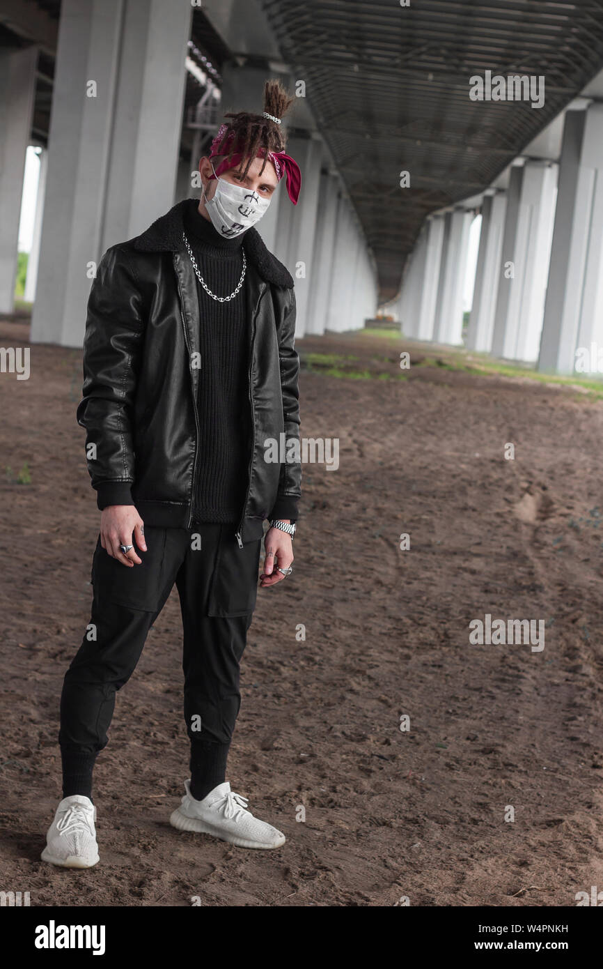 Subcoltura guy moda più brutale ed elegante Foto Stock