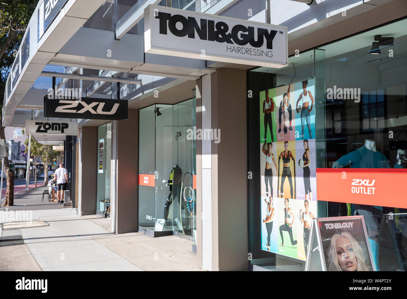 Toni e Guy parrucchieri e 2XU su oxford street nella zona di Paddington,Sydney , Australia Foto Stock