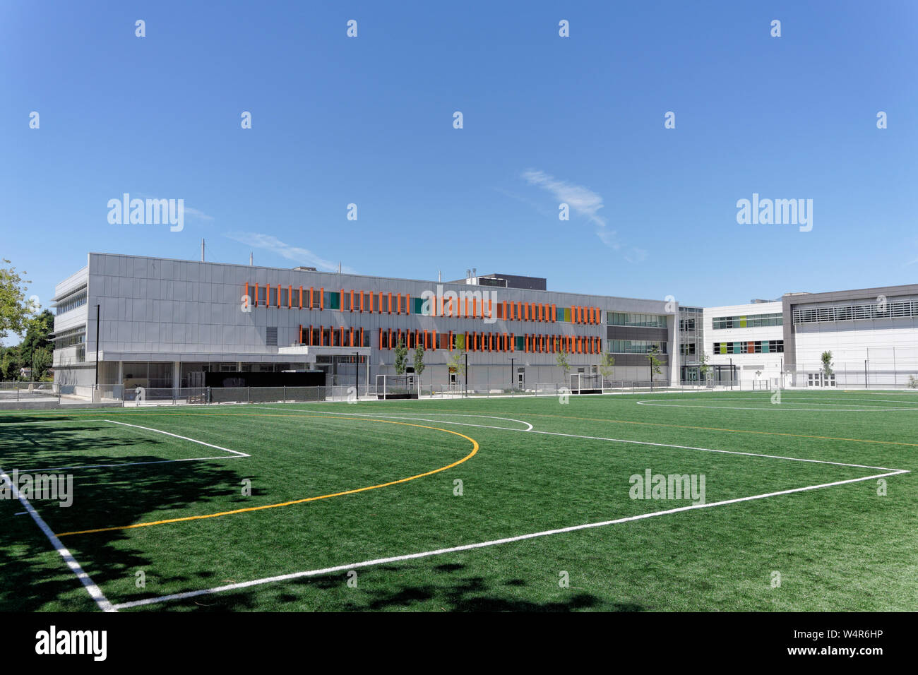 Manto erboso sintetico campo sportivo a Kitsilano High School, Vancouver, BC, Canada Foto Stock