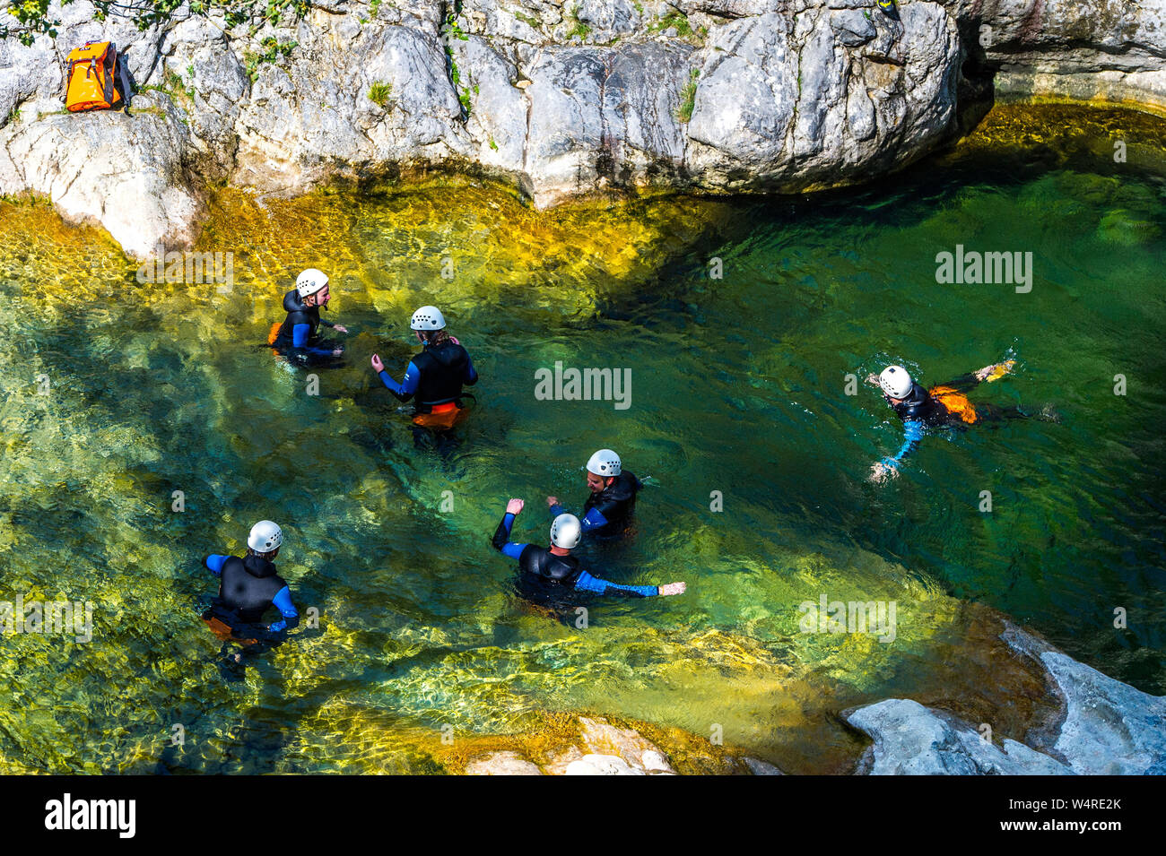 Canyoning Nella Galamus Gorges vicino a Saint-Paul-de-Fenouillet (sud della Francia), tra il "Pays Catalan" e "Pays Cathare area". Vista aerea del Foto Stock