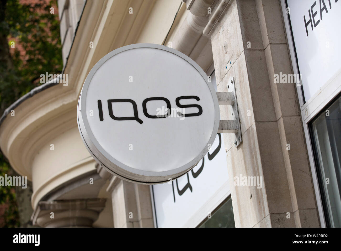 Londra, Regno Unito, 17 luglio 2019, Iqos segno nel centro di Londra Foto Stock