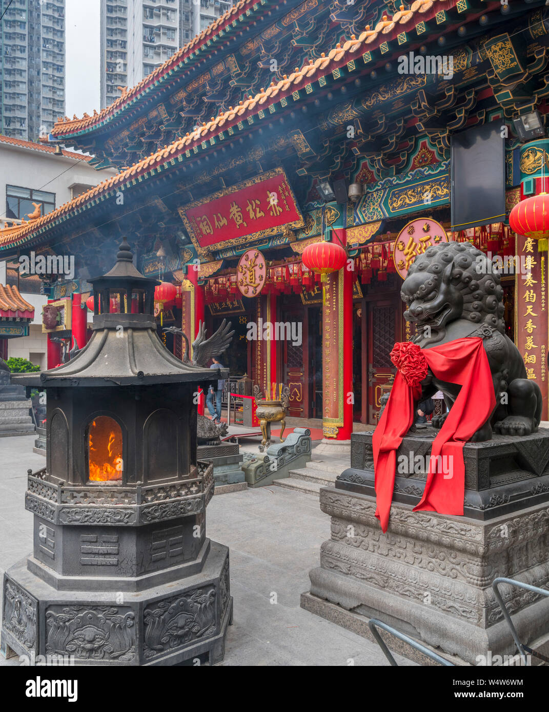 Custode lion a Sik sik Yuen Wong Tai Sin Temple, un Tempio Taoista in nuovo Kowloon, Hong Kong, Cina Foto Stock
