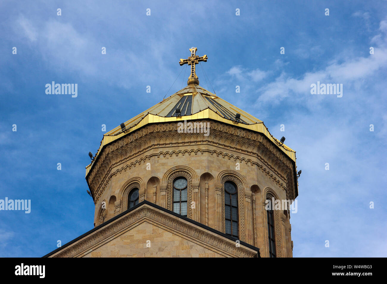 La Cattedrale del Grand Trinità. Il terzo più grande tempio ortodosso nel mondo costruito per commemorare i 1500 anni del Patriarcato georgiano. Più su Foto Stock