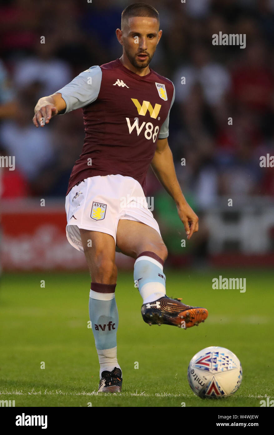 Aston Villa's Conor Hourihane durante la partita di amicizia pre-stagione al Banks's Stadium, Walsall. PREMERE ASSOCIAZIONE foto. Data immagine: Mercoledì 24 luglio 2019. Guarda la storia di calcio della PA Walsall. Il credito fotografico dovrebbe essere: Nick Potts/PA Wire. RESTRIZIONI: Nessun utilizzo con audio, video, dati, elenchi di apparecchi, logo di club/campionato o servizi "live" non autorizzati. L'uso in-match online è limitato a 120 immagini, senza emulazione video. Nessun utilizzo nelle scommesse, nei giochi o nelle pubblicazioni di singoli club/campionati/giocatori. Foto Stock