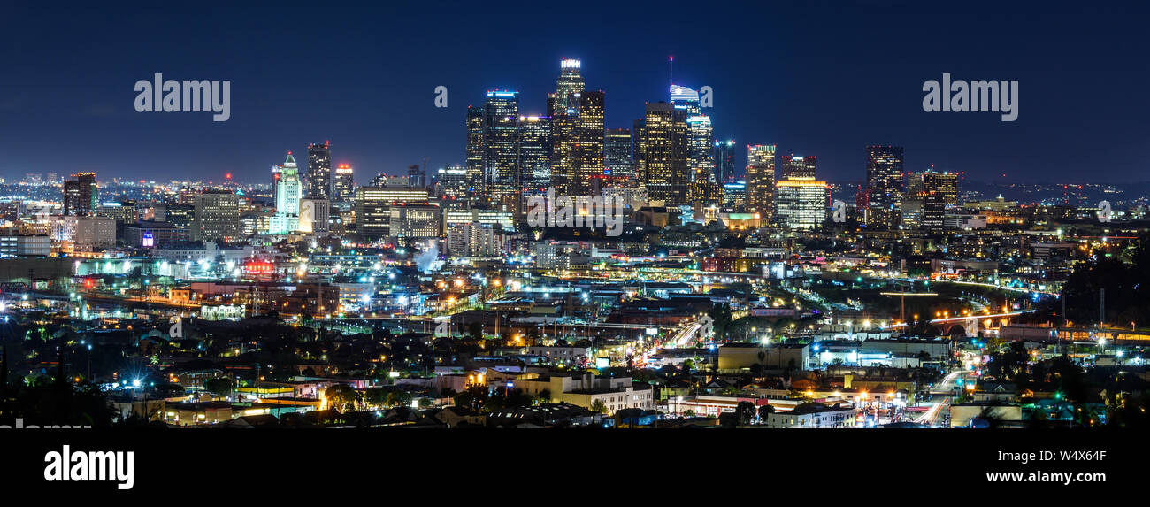 Il centro cittadino di Los Angeles durante la notte. Vista panoramica Foto Stock